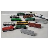 14 H O Scale Train Cars - Kadee Etc.
