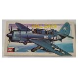 Upc Hell Diver Bomber Model Kit 1/100