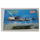 Minicraft Douglas Independance Model Kit 1/144