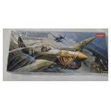Academy P-40e Warhawk Model Kit 1/72