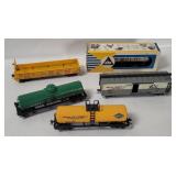 5 H O Scale Train Cars - Kadee, Ahm
