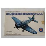 Entex Douglas Dauntless Model Kit 1/100