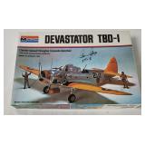 Monogram Devastator Tbd-i Model Kit 1/48