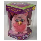 1999 Tiger Electronic Furby W/ Box 70-800 Pink
