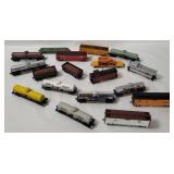 18 H O Scale Train Cars - Kadee Etc.