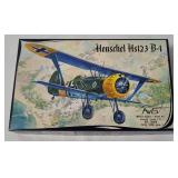 Avis Henschel Hs123 B-1 Model Kit 1/72
