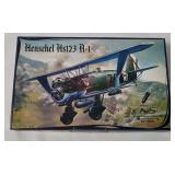 Avis Henschel Hs123 A-1 Model Kit 1/72