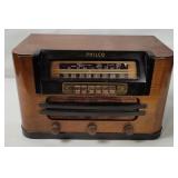 1942 Philco Tabletop Tube Radio 42-327