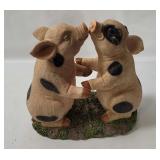 Pigs Kissing Resin Figurine