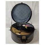 Vtg Womens Dress Hats In Case