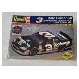 Revell Dale Earnhardt 2001 Monte Model Kit