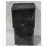 Vtg Wall Mount Metal Mailbox