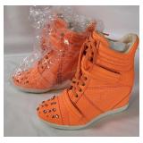 New Boutique 9 Ladies Wedge Booties Size 8.5 M