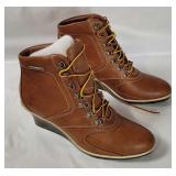 New Timberland Womens Boots Size 9