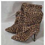 Two Lips Leopard Print Womens Boots Size 8.5