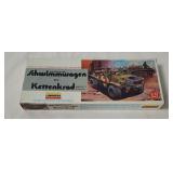 Lindberg Ww2 Amphibious Jeep Model Kit 1/72