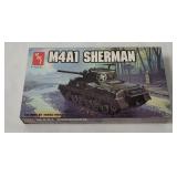 Amt M4a1 Sherman Tank Model Kit 1/72