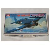 Idea Grumman F6f-5 Hellcat Model Kit 1/72