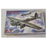 Icm Tb-3 Soviet Heavy Bomber Model Kit 1/72