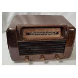 Philco Tabletop Tube Radio 46-427