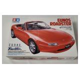Tamiya Eunos Roadster Model Kit 1/24