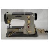Vtg Dressmaker Sewing Machine