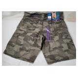 New Iron Co. Camo Cargo Shorts Size 36