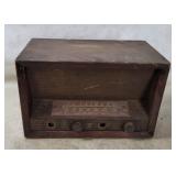 Vtg Ward Airline Tabletop Tube Radio
