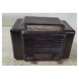 Trav-ler Tabletop Tube Radio Model 5015