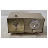 Vtg General Electric Clock Radio