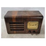 1940's Tabletop Tube Radio