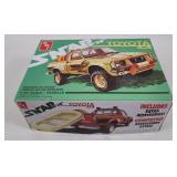 AMT Snap Fit Toyota 4x4 Model Kit