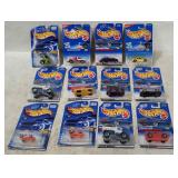 12 Hot Wheels - Fiero, Ferrari, Mercedes, Go Kart