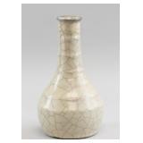 Chinese Guan-type Crackle Vase Mark on Base