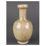 Chinese Small Crackled Porcelain Vase 18/19th C.