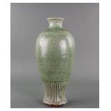 Chinese Yuan/Ming Period Longquan Porcelain Vase