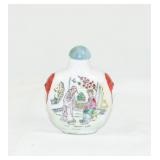 Chinese Porcelain Snuff Bottle Maker