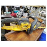 DeWalt 20 volt hedge clipper does work
