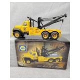 Napa 1960 Mac B61 wrecker with box