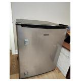 Small fridge seller says works 24.5x19x 20