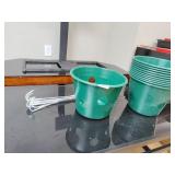 10 plastic side planters with stationary hooks