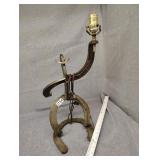 Horseshoe lamp