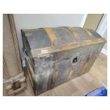 Hump back trunk 22x30x 16