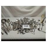 LARGE LOT OF MISC SILVERWARE - ONEIDA, WM ROGERS,
