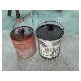 GAS&CASE OIL CANS