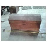 PRIMITIVE HUMP-BACK TRUNK