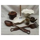 WEST BEND STONEWARE POT, ENGLAND TEA POT, LARGE