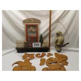 HOUSE DECOR - OWL, CAT N DOG FENCE CLIMBERS, WALL