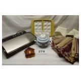 4 PANELS OF CURTAINS, TUPPERWARE EGG CONTAINER -