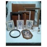 LOT OF PICTURE FRAMES, PICTURE MADE IN